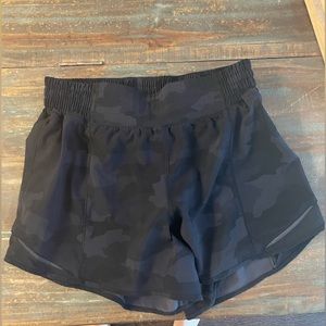 Lululemon Hotty Hot Short High Rise 4”